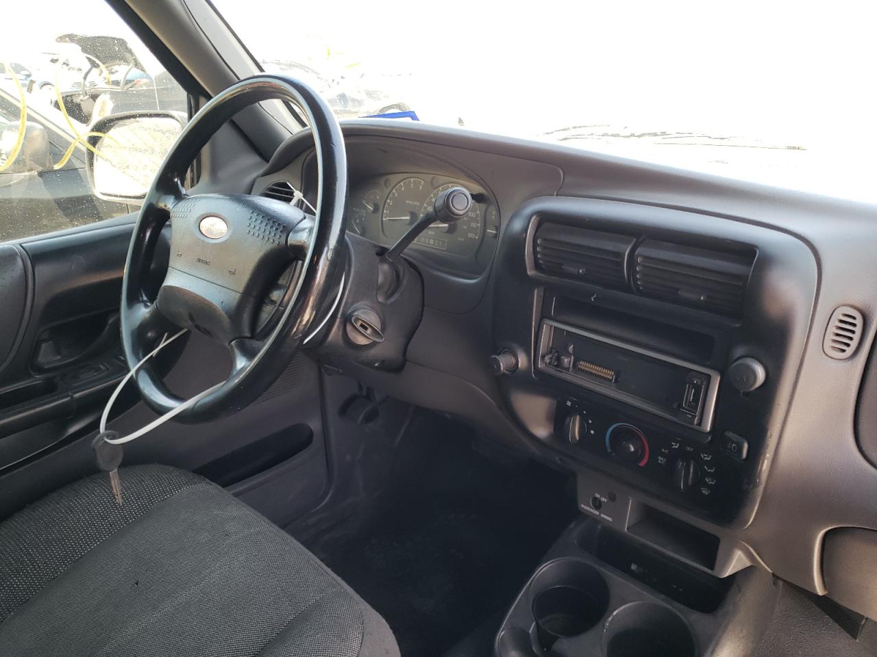 Photo 9 from auction – 2002 FORD RANGER with VIN 1FTYR44U52PA20333
