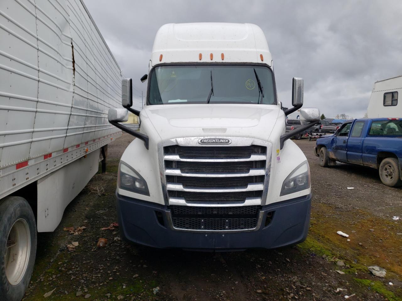 Photo 9 from auction – 2019 FREIGHTLINER CASCADIA 1 with VIN 3AKJHHDR6KSKG6752