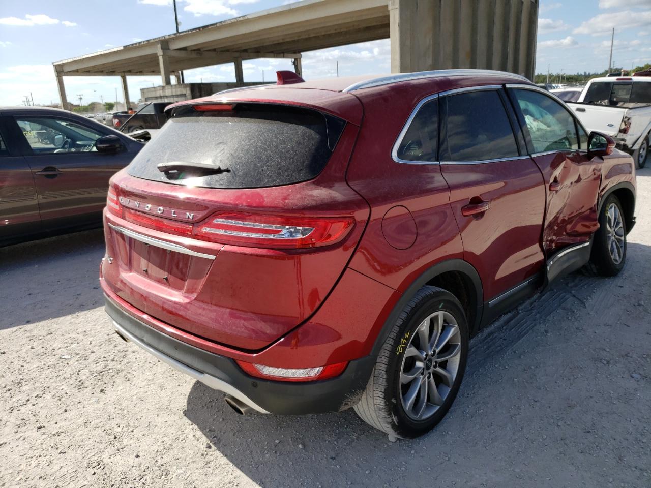 Photo 4 from auction – 2019 LINCOLN MKC SELECT with VIN 5LMCJ2C9XKUL12086