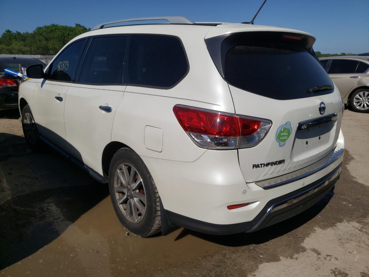 Photo 3 from auction – 2015 NISSAN PATHFINDER with VIN 5N1AR2MN8FC671978