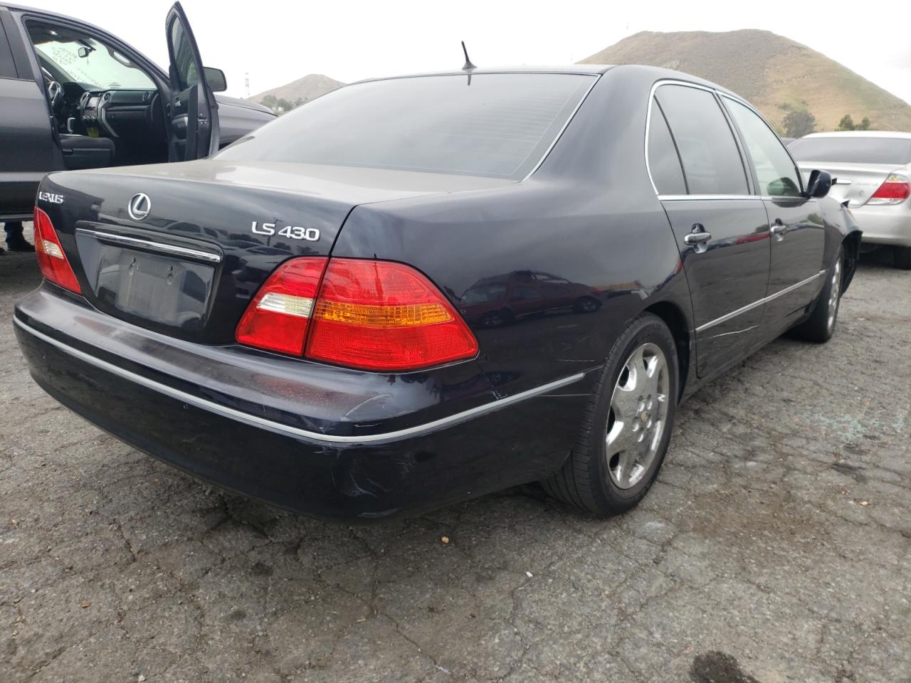 Photo 4 from auction – 2001 LEXUS LS 430 with VIN JTHBN30F010037470