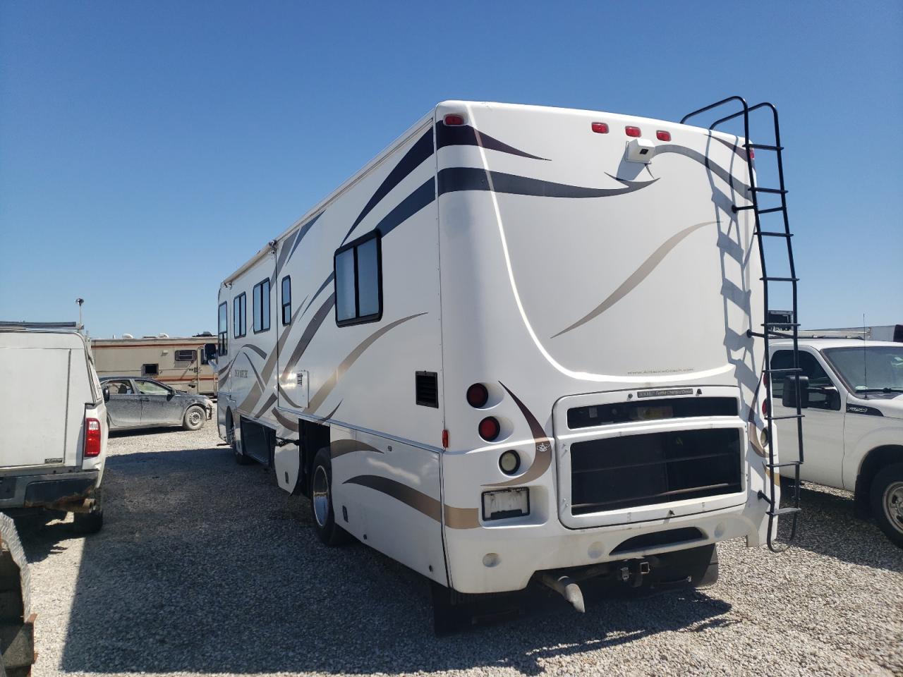 Photo 3 from auction – 2007 COMA MTR HOME with VIN 4UZAAJBV97CY31579