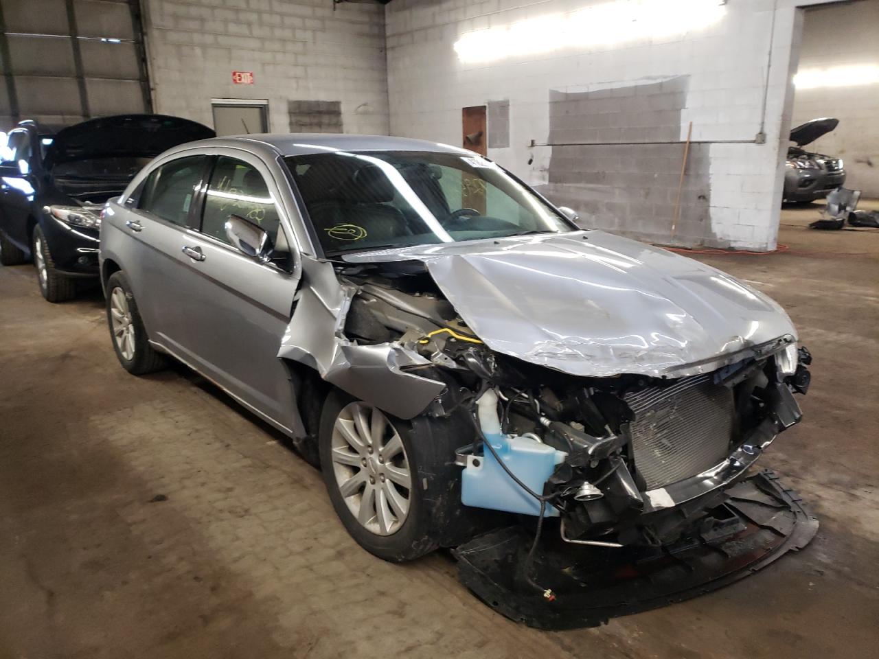 CHRYSLER 200 LIMITE 2014 with VIN 1C3CCBCG4EN191686 - Photo from auction
