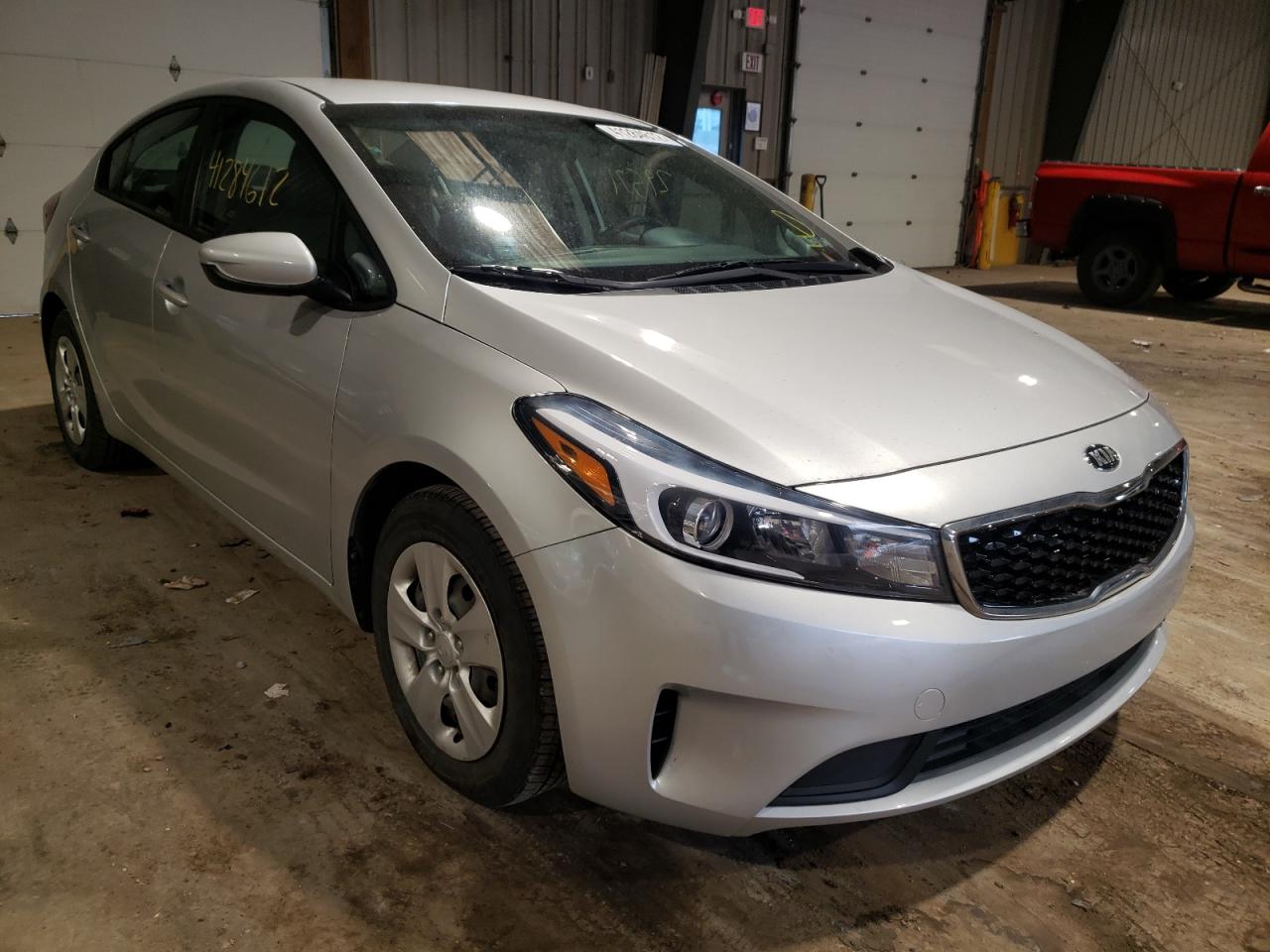 Photo 1 from auction – 2017 KIA FORTE LX with VIN 3KPFK4A7XHE055775