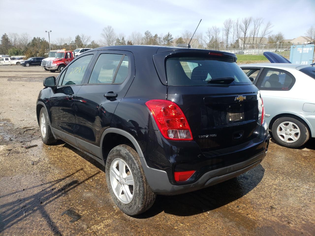 Photo 3 from auction – 2018 CHEVROLET TRAX LS with VIN 3GNCJNSBXJL407132