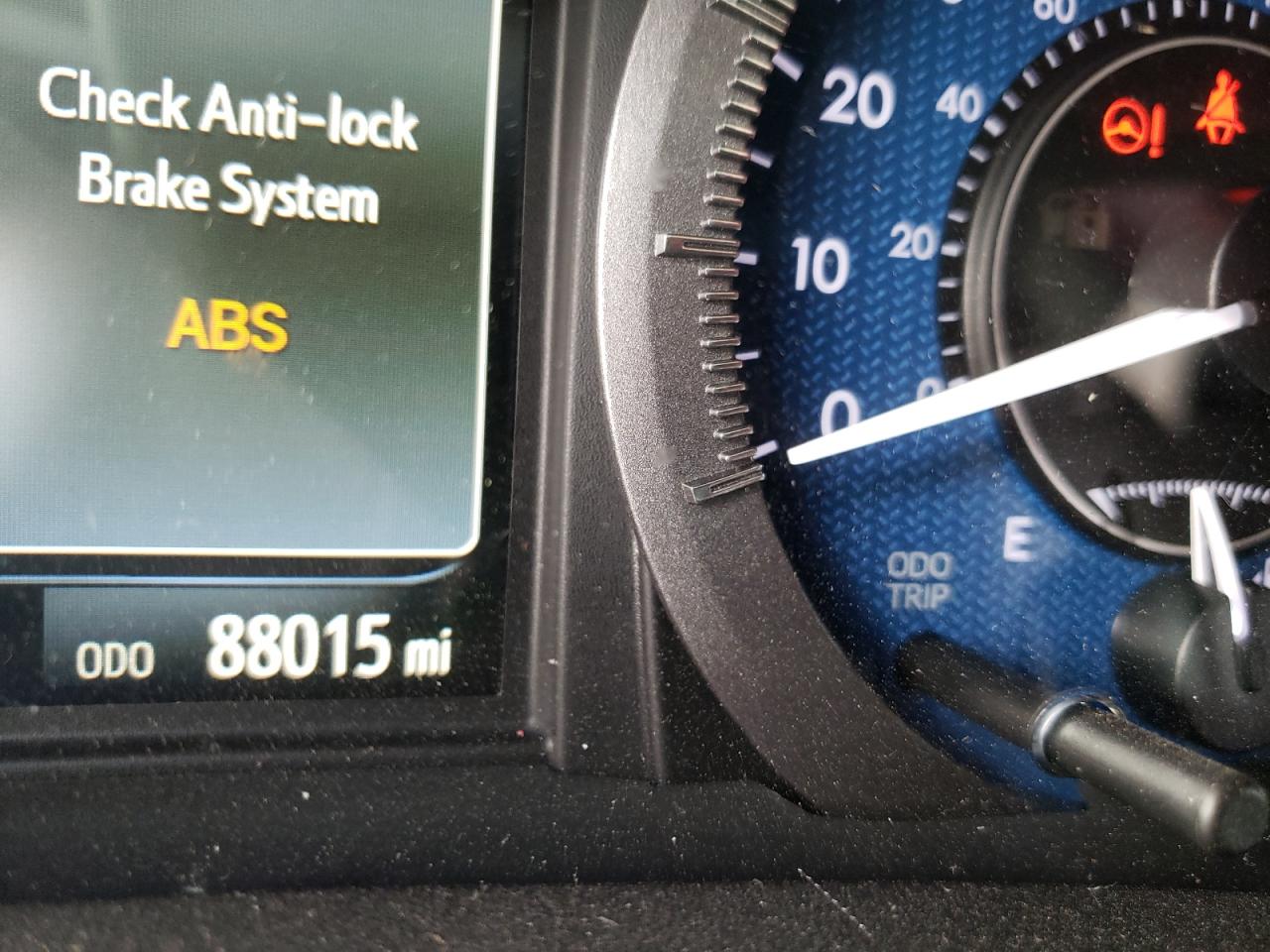 Photo 8 from auction – 2017 TOYOTA SIENNA XLE with VIN 5TDYZ3DC2HS852485