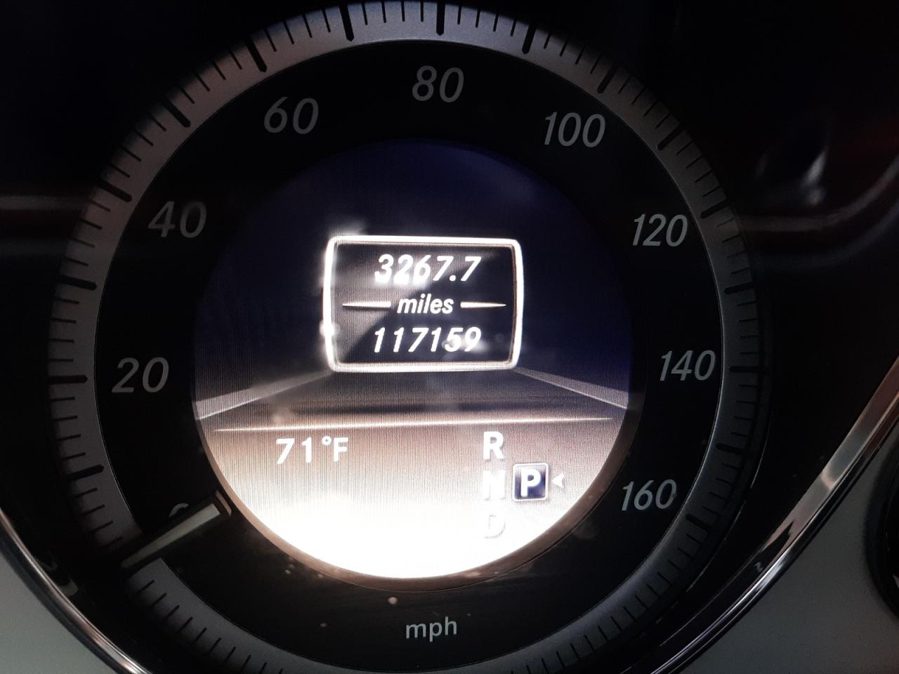 Photo 8 from auction – 2012 MERCEDES-BENZ E 350 with VIN WDDHF5KB4CA559973