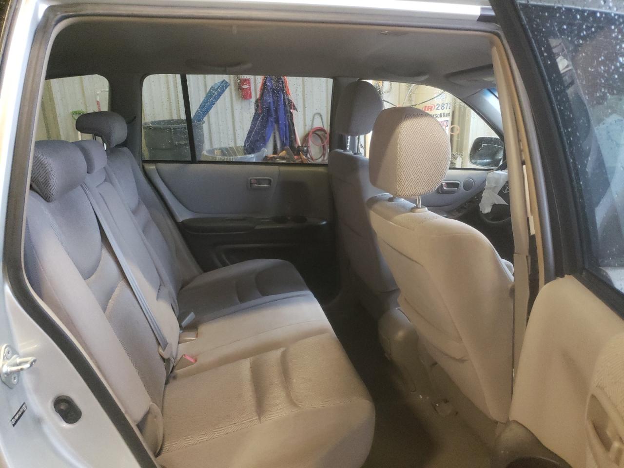 Photo 6 from auction – 2003 TOYOTA HIGHLANDER with VIN JTEHF21A130143091