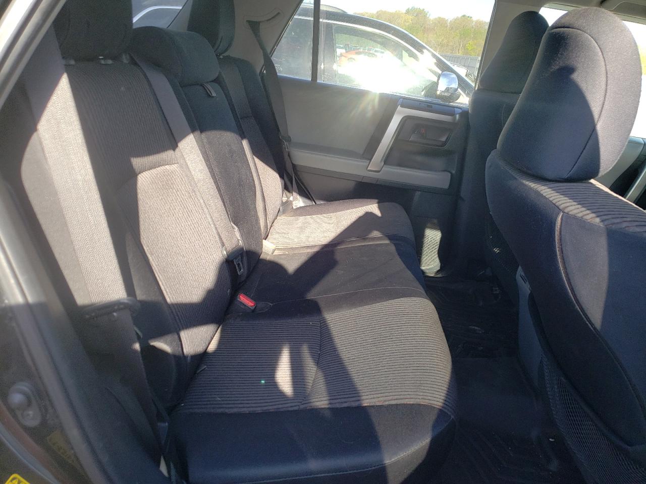 Photo 6 from auction – 2012 TOYOTA 4RUNNER SR with VIN JTEBU5JR3C5080596