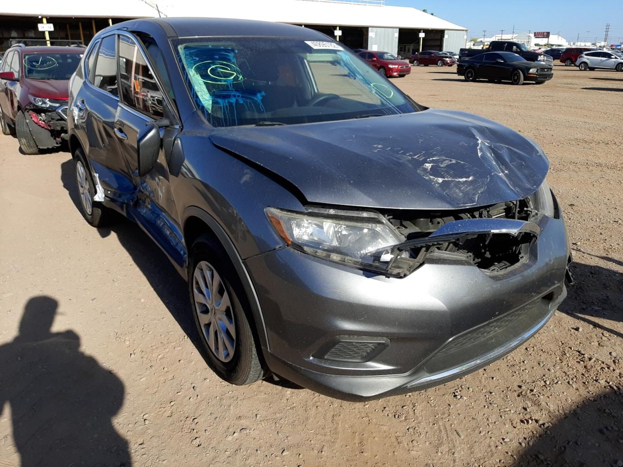 NISSAN ROGUE S 2015 with VIN KNMAT2MT1FP590334 - Photo from auction