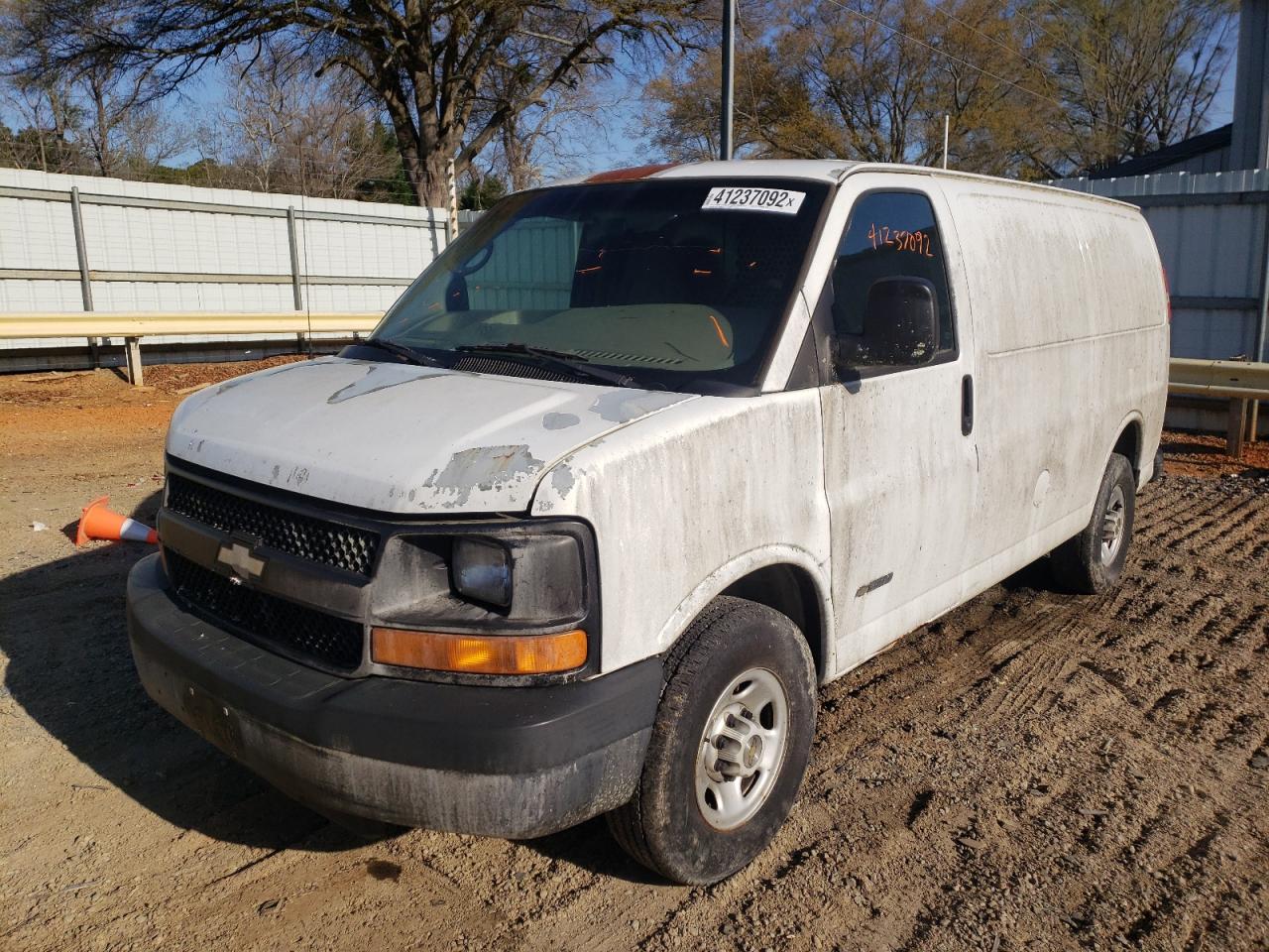 Photo 2 from auction – 2004 CHEVROLET 3500 with VIN 1GCHG35U241121138