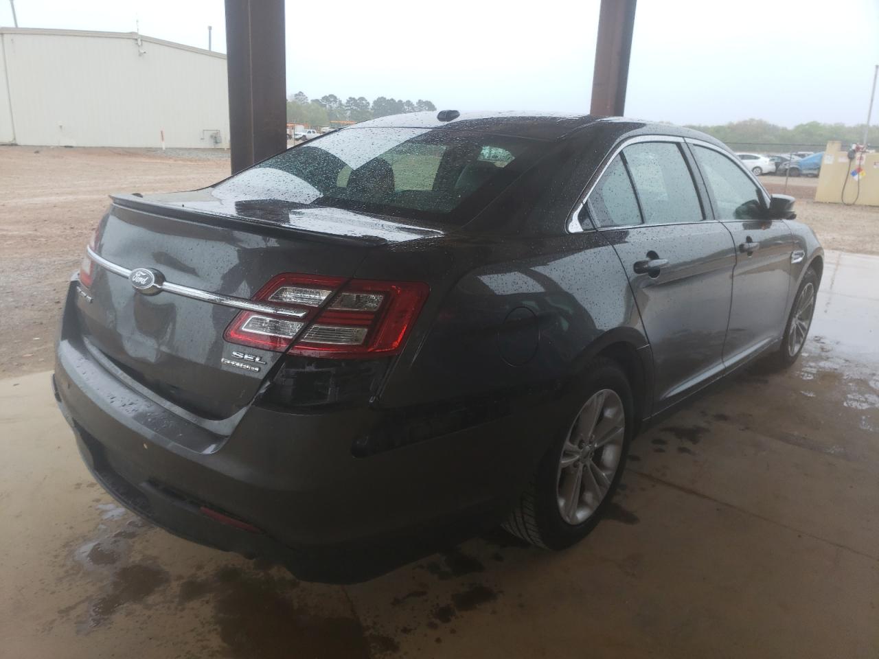 Photo 4 from auction – 2015 FORD TAURUS SEL with VIN 1FAHP2E85FG208373