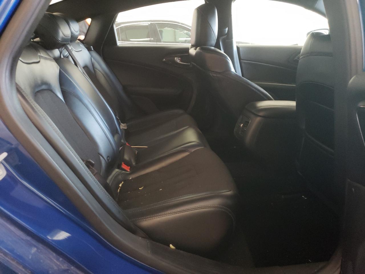 Photo 6 from auction – 2015 CHRYSLER 200 S with VIN 1C3CCCDG6FN757384