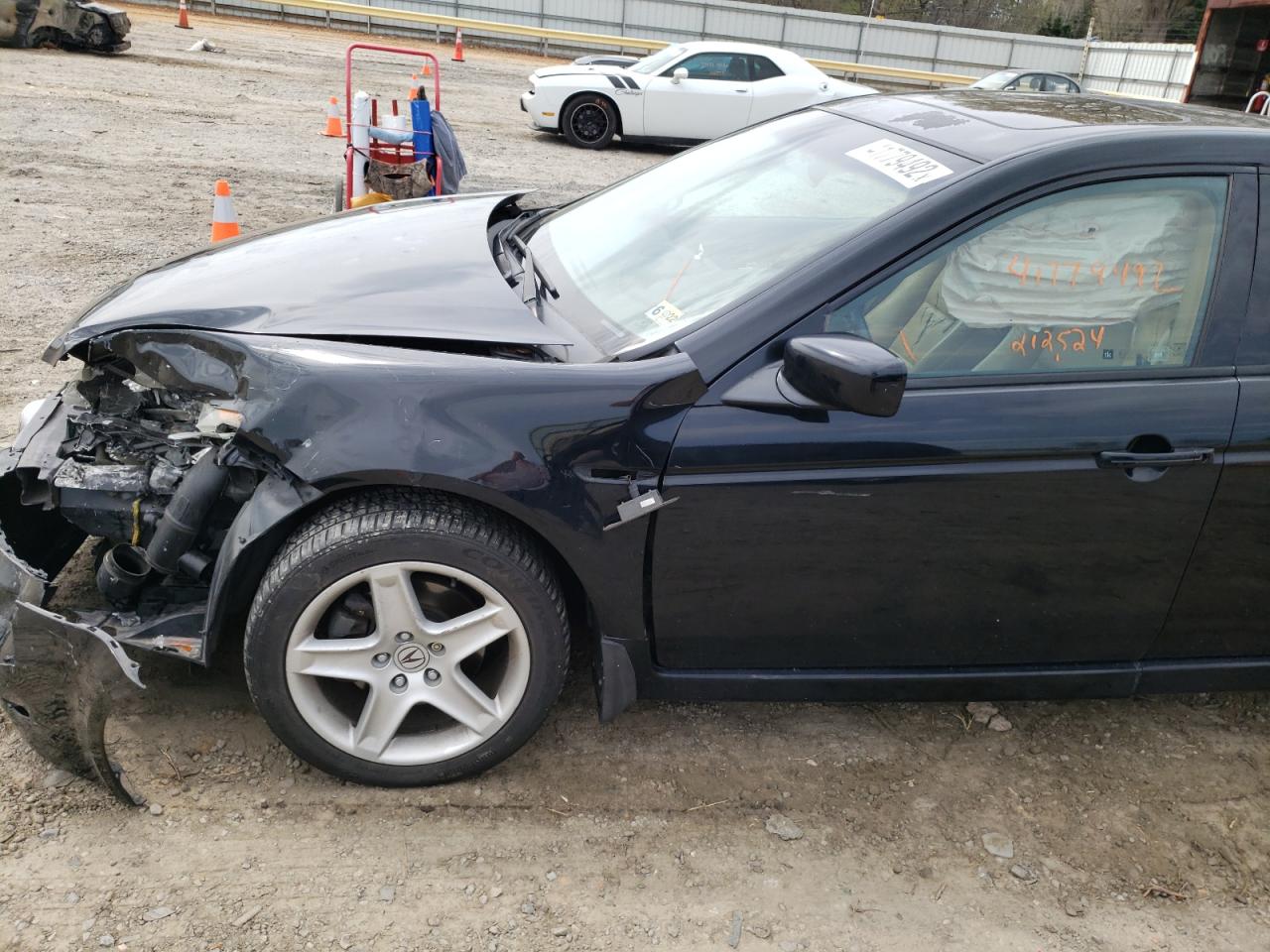 Photo 9 from auction – 2005 ACURA TL with VIN 19UUA66225A055353