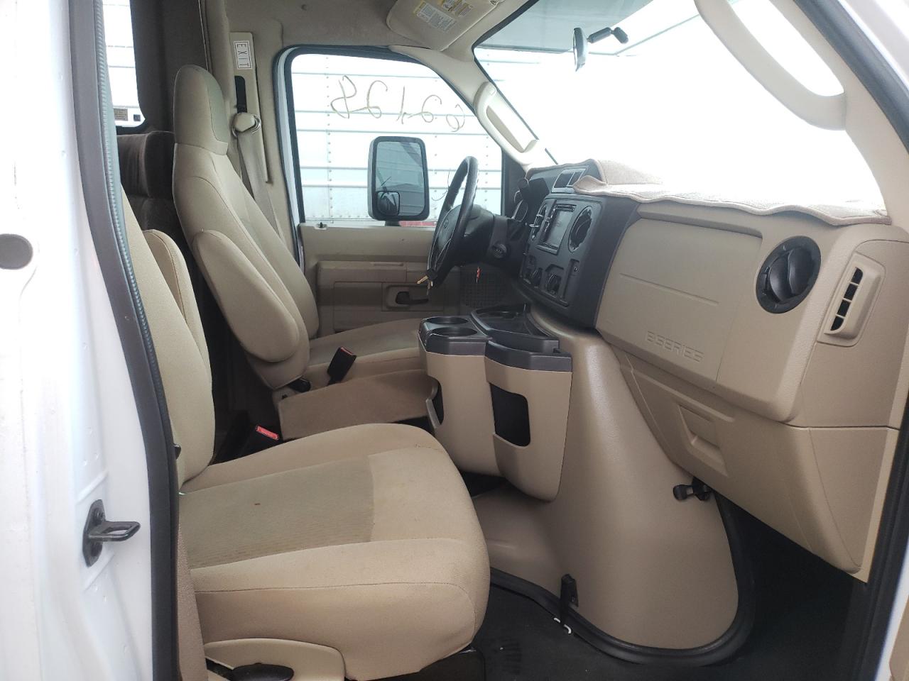 Photo 5 from auction – 2016 FORD ECONOLINE with VIN 1FDWE3FS4GDC53133