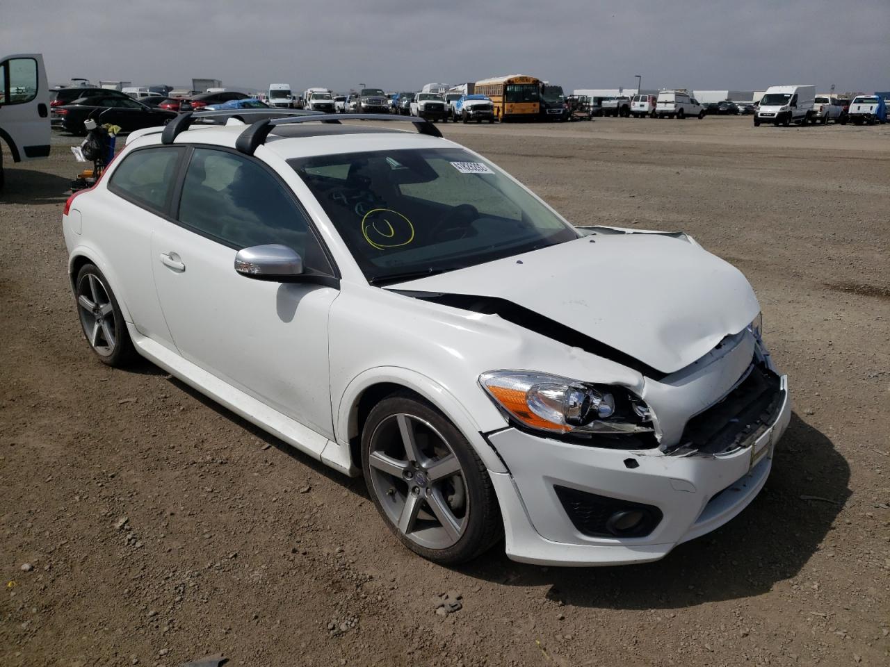 VOLVO C30 T5 2013 with VIN YV1672MK2D2303816 - Photo from auction