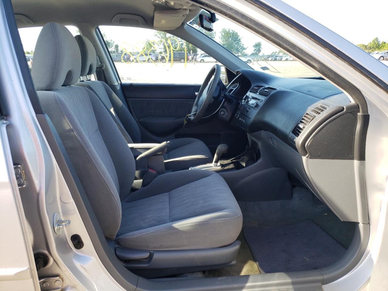 Photo 5 from auction – 2003 HONDA CIVIC LX with VIN 1HGES16523L030095