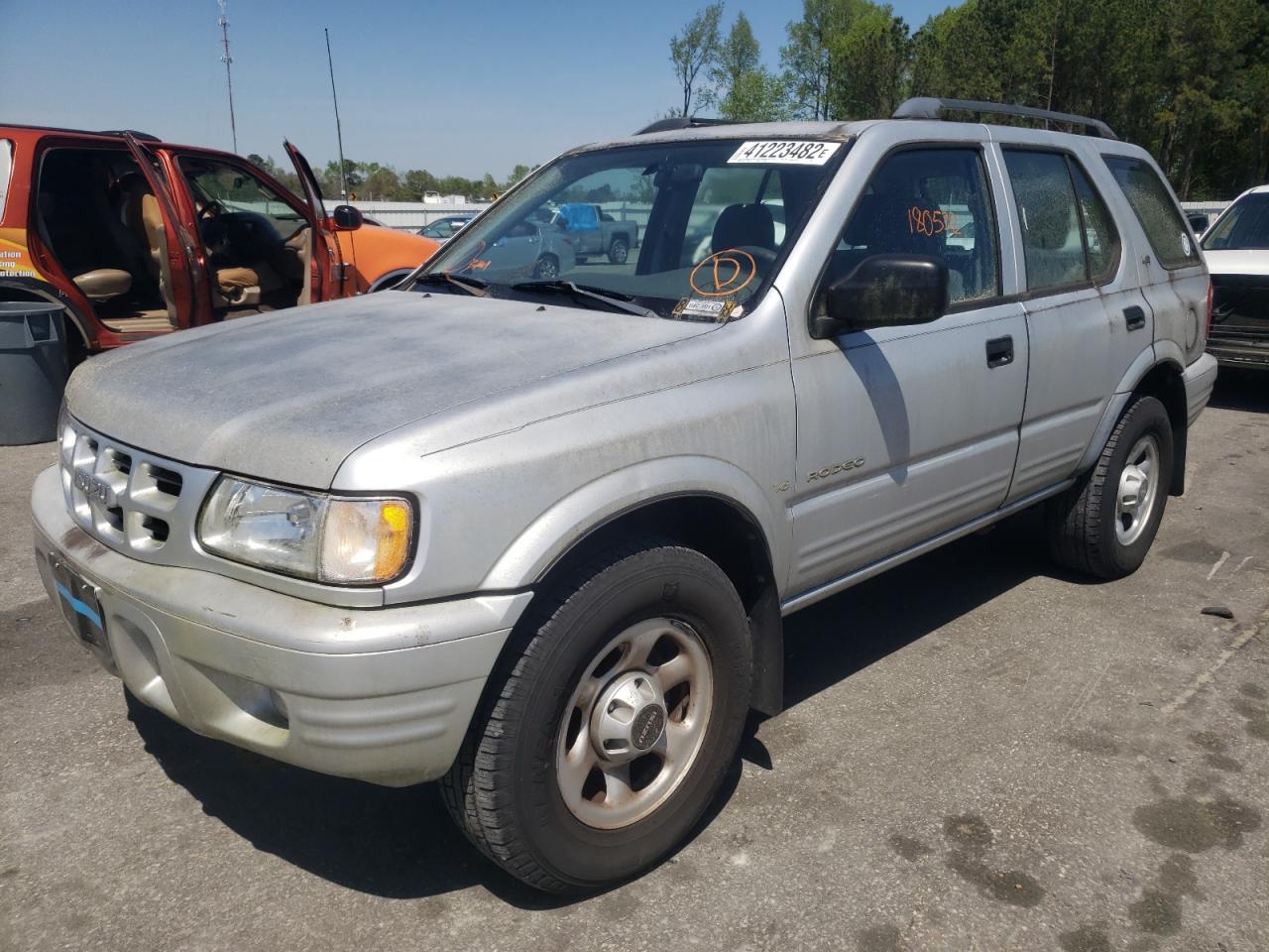 Photo 2 from auction – 2000 ISUZU RODEO S with VIN 4S2CK58W0Y4314138