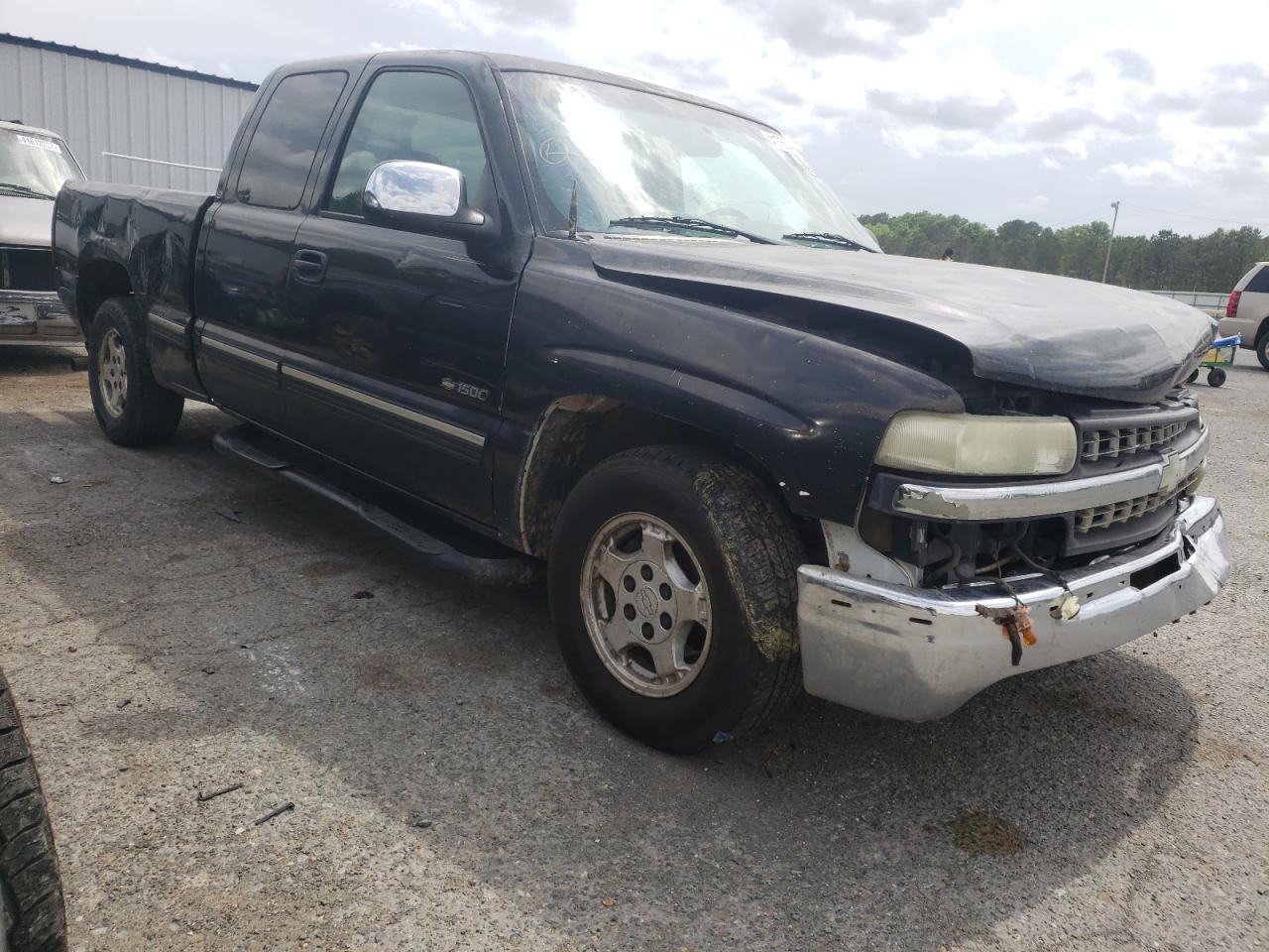 CHEVROLET SILVERADO 2002 with VIN 2GCEC19V521154258 - Photo from auction
