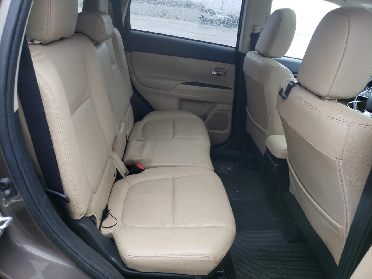 Photo 6 from auction – 2016 MITSUBISHI OUTLANDER with VIN JA4AD3A34GZ050113