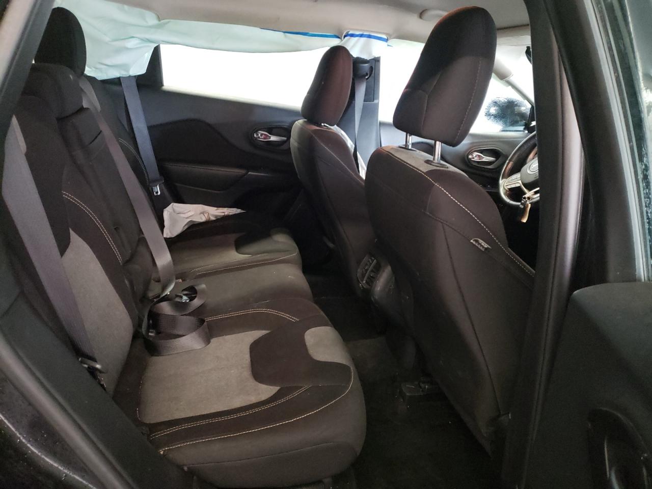Photo 6 from auction – 2015 JEEP CHEROKEE S with VIN 1C4PJMAB5FW595808