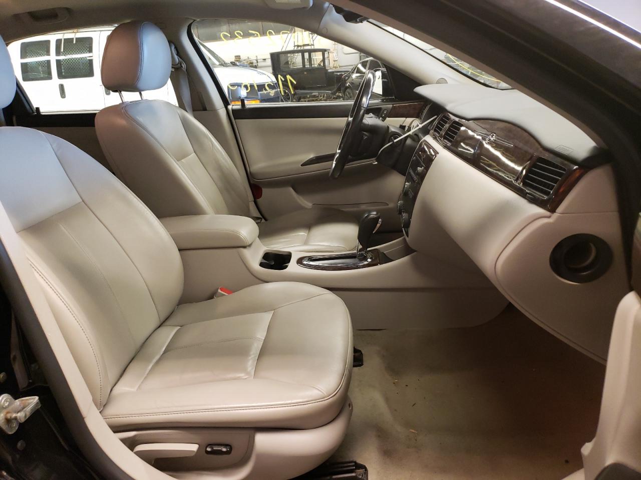 Photo 5 from auction – 2014 CHEVROLET IMPALA LIM with VIN 2G1WC5E39E1166801