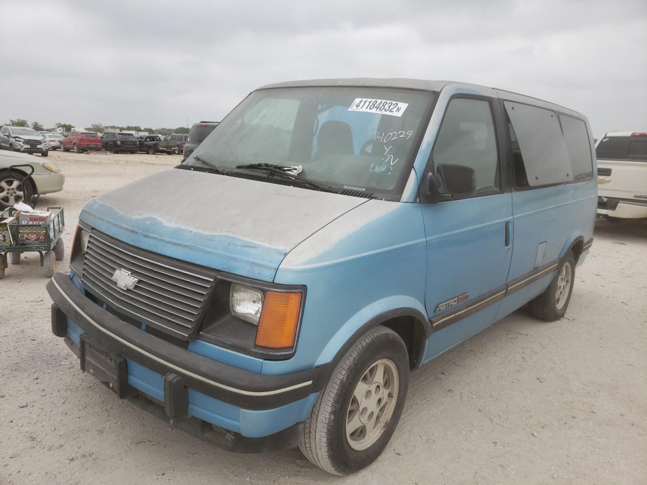 Photo 2 from auction – 1994 CHEVROLET ASTRO with VIN 1GNDM19W7RB218576