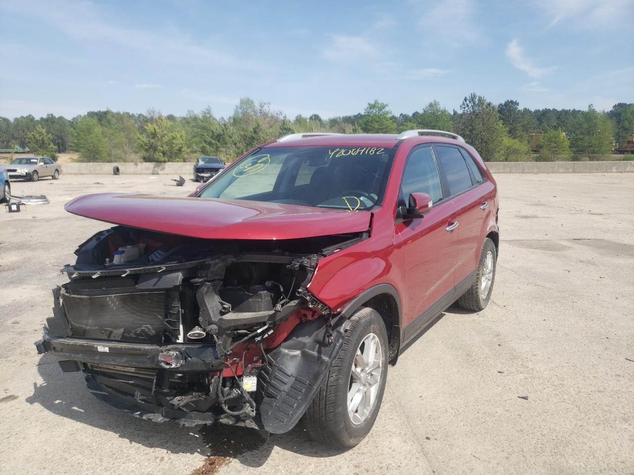Photo 2 from auction – 2015 KIA SORENTO LX with VIN 5XYKT4A70FG642398