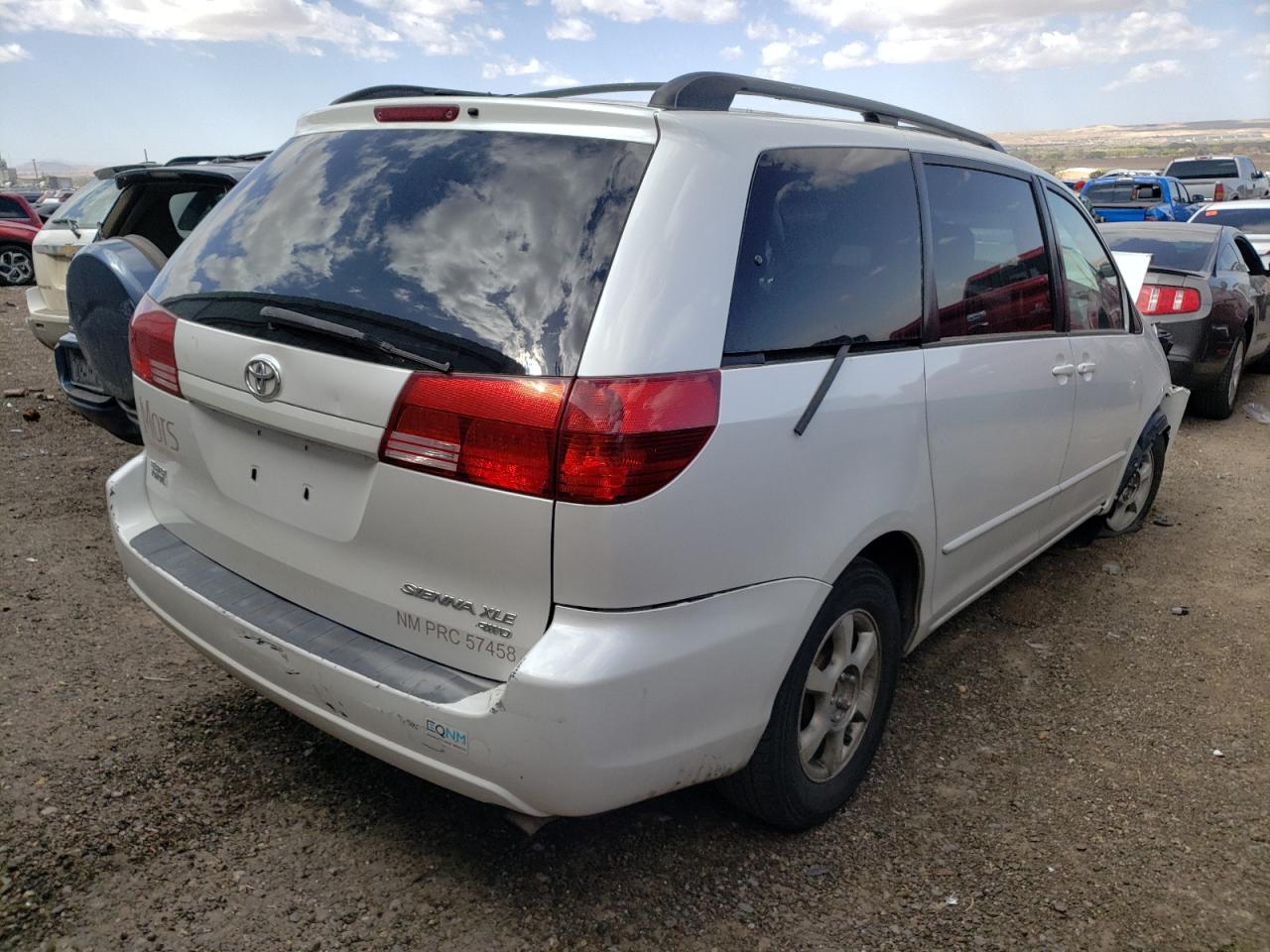 Photo 4 from auction – 2005 TOYOTA SIENNA XLE with VIN 5TDBA22C85S031834