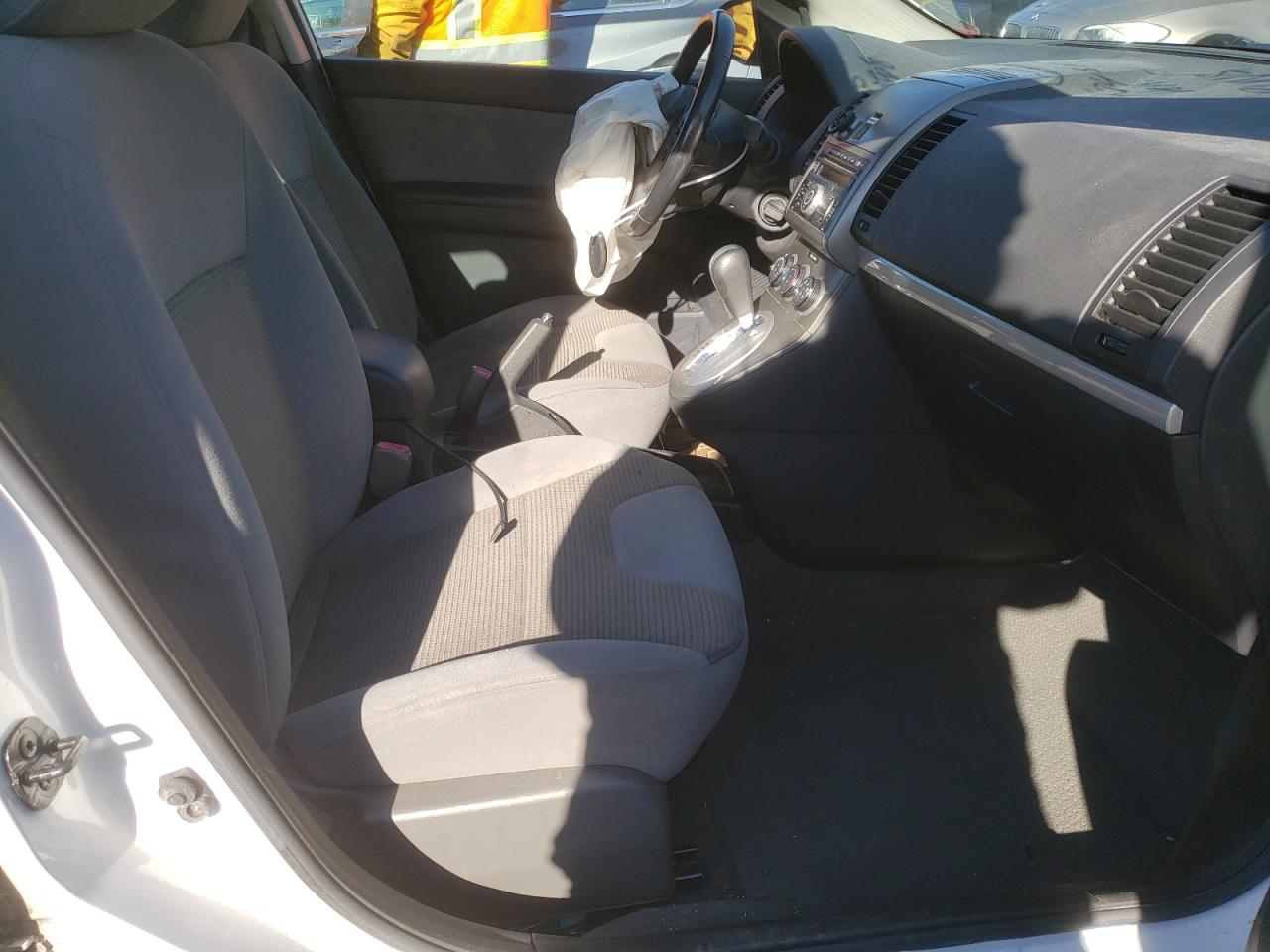 Photo 5 from auction – 2010 NISSAN SENTRA 2.0 with VIN 3N1AB6AP1AL718628