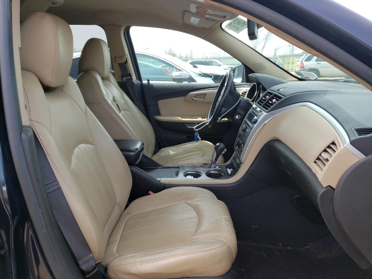 Photo 5 from auction – 2011 CHEVROLET TRAVERSE L with VIN 1GNKVLED4BJ138278