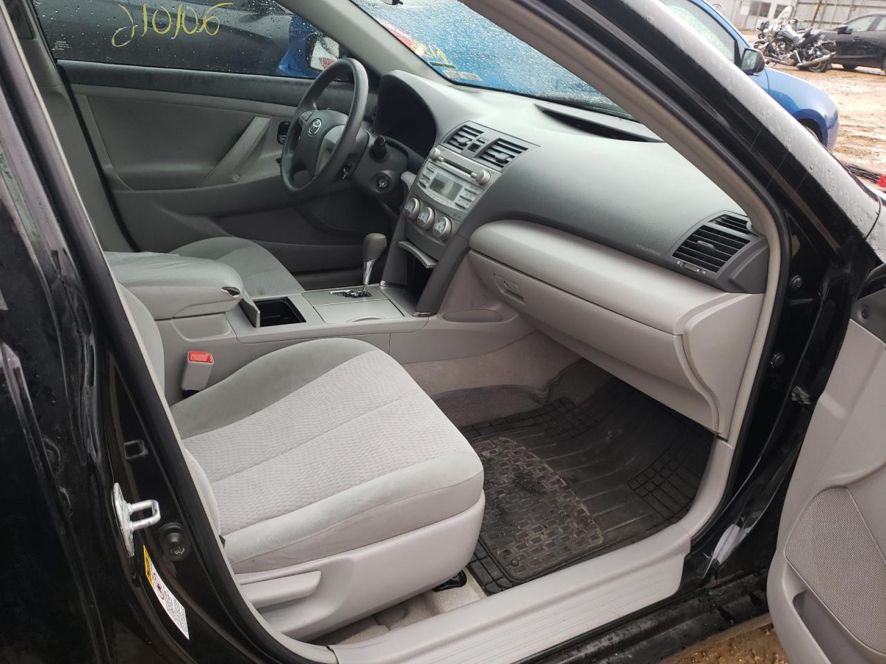 Photo 5 from auction – 2011 TOYOTA CAMRY BASE with VIN 4T1BF3EK8BU174084