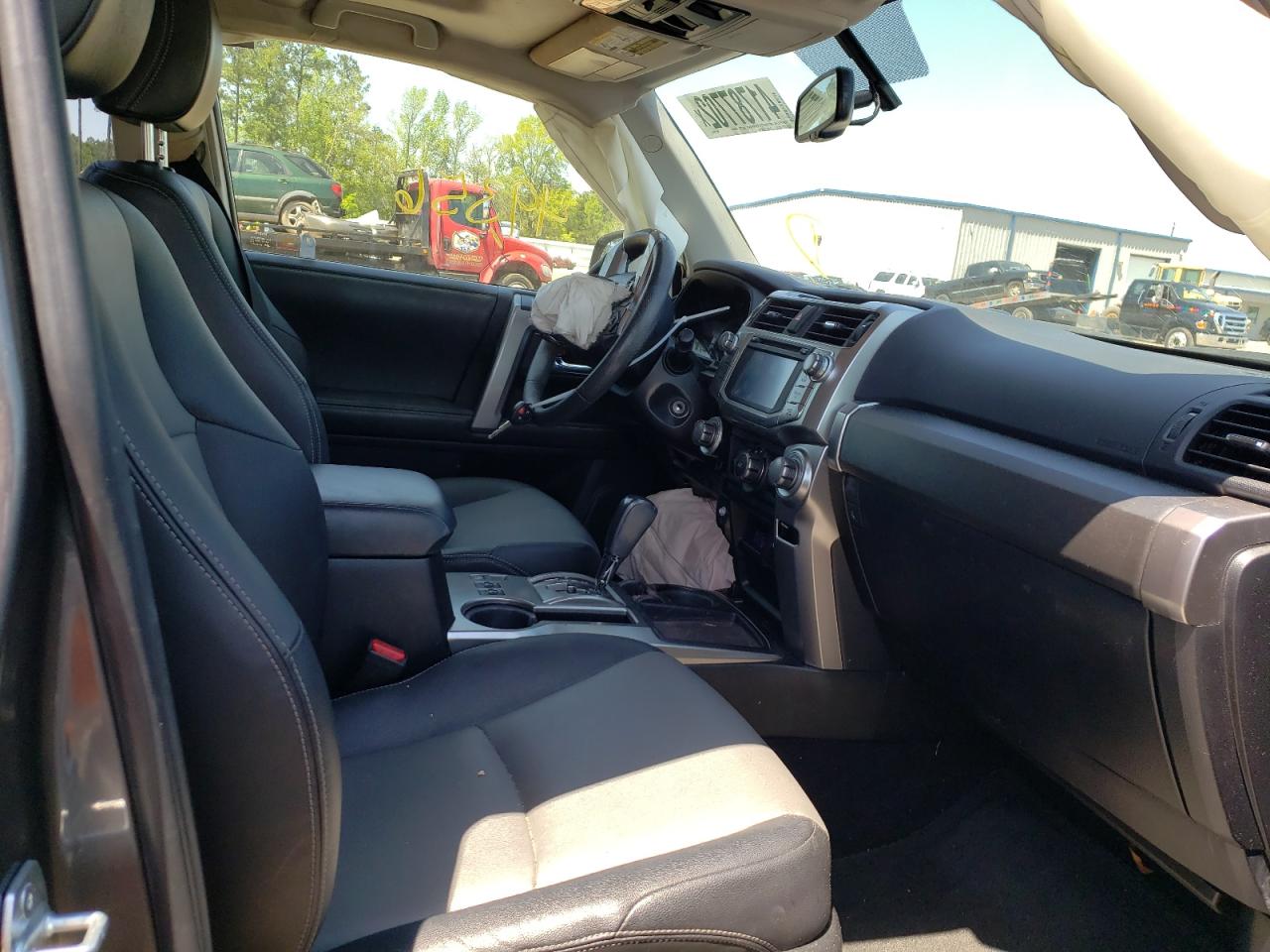 Photo 5 from auction – 2015 TOYOTA 4RUNNER SR with VIN JTEZU5JR9F5107674