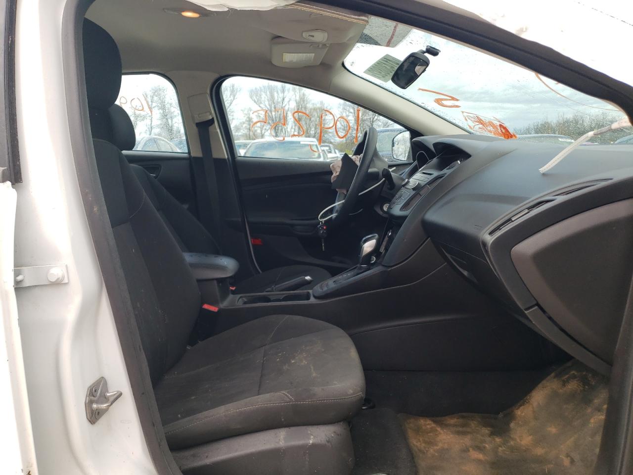 Photo 5 from auction – 2015 FORD FOCUS SE with VIN 1FADP3F27FL376022