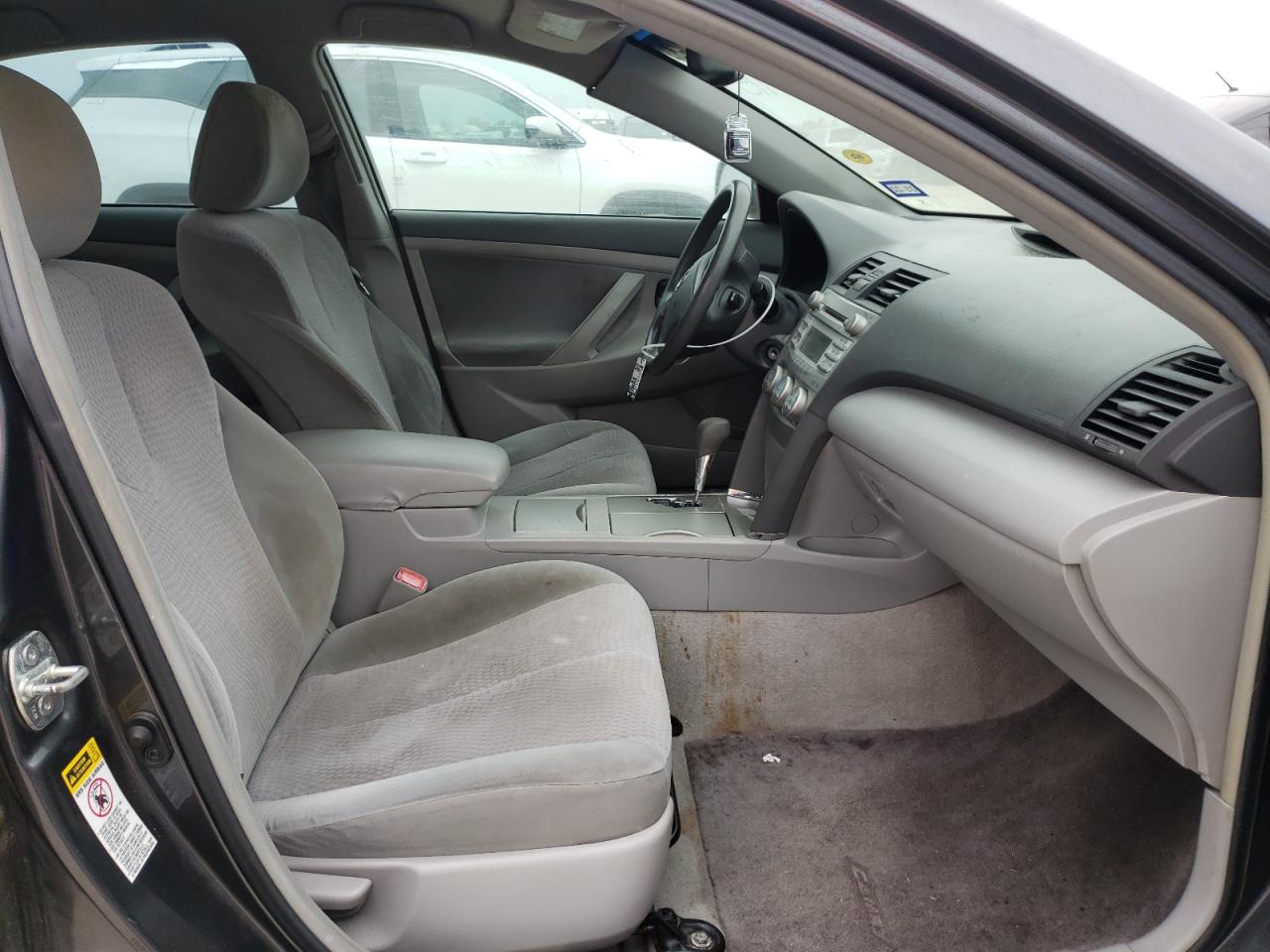 Photo 5 from auction – 2010 TOYOTA CAMRY BASE with VIN 4T1BF3EK3AU028691