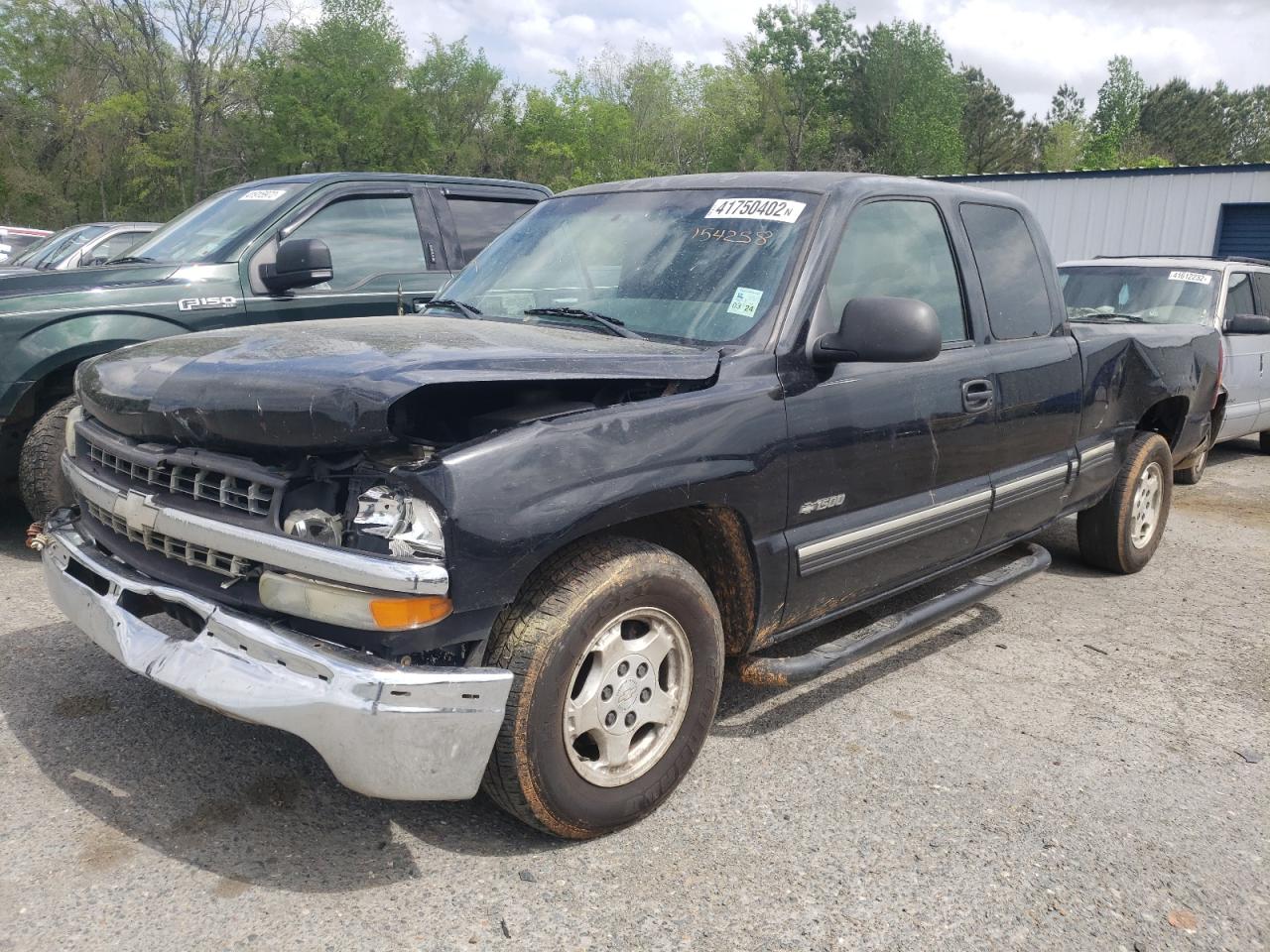 Photo 2 from auction – 2002 CHEVROLET SILVERADO with VIN 2GCEC19V521154258