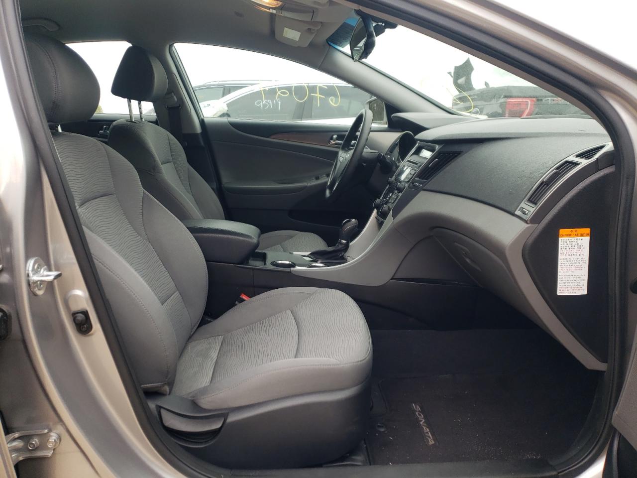 Photo 5 from auction – 2012 HYUNDAI SONATA HYB with VIN KMHEC4A49CA026841