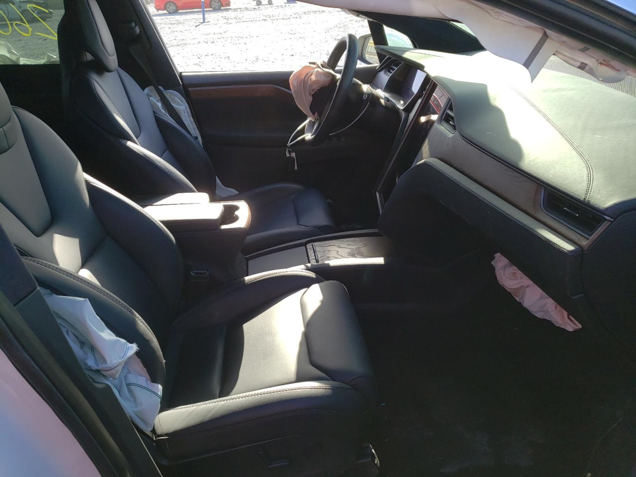 Photo 5 from auction – 2018 TESLA MODEL X with VIN 5YJXCAE20JF141739