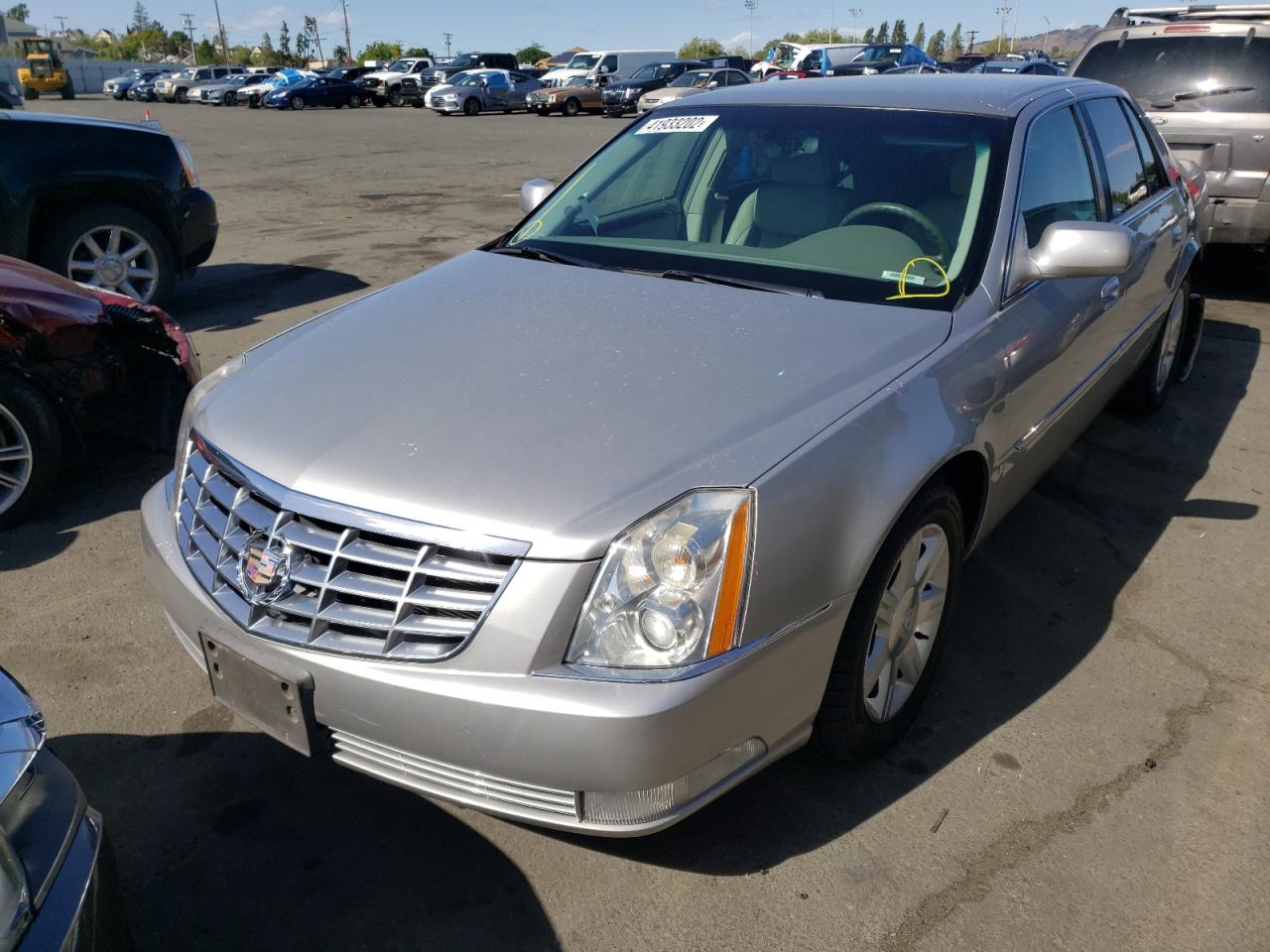 Photo 2 from auction – 2007 CADILLAC DTS with VIN 1G6KD57Y77U111804
