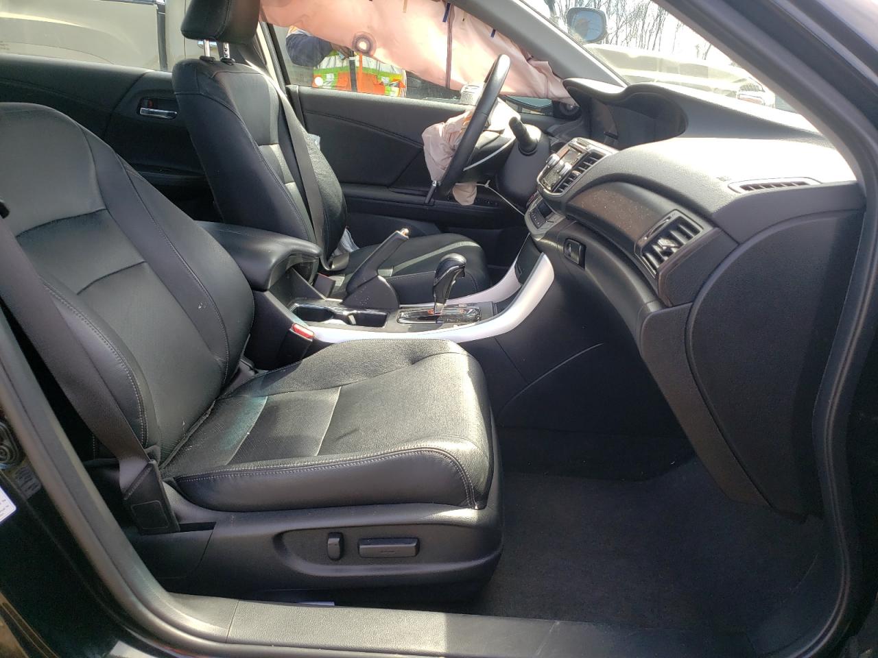 Photo 5 from auction – 2015 HONDA ACCORD EXL with VIN 1HGCR2F81FA062152