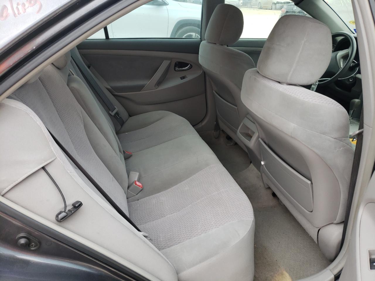Photo 6 from auction – 2010 TOYOTA CAMRY BASE with VIN 4T1BF3EK3AU028691