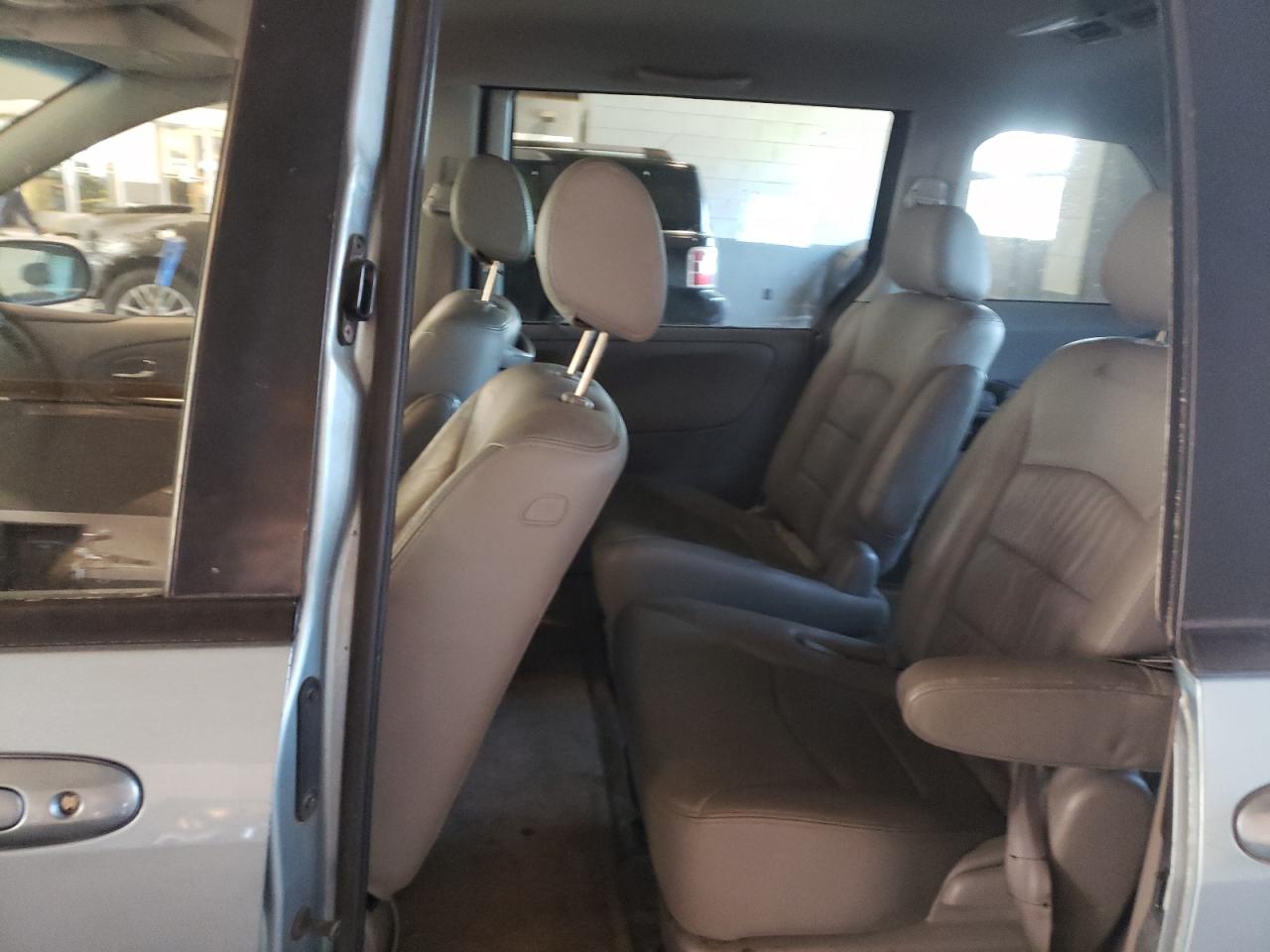 Photo 6 from auction – 2003 MAZDA MPV WAGON with VIN JM3LW28J030357095