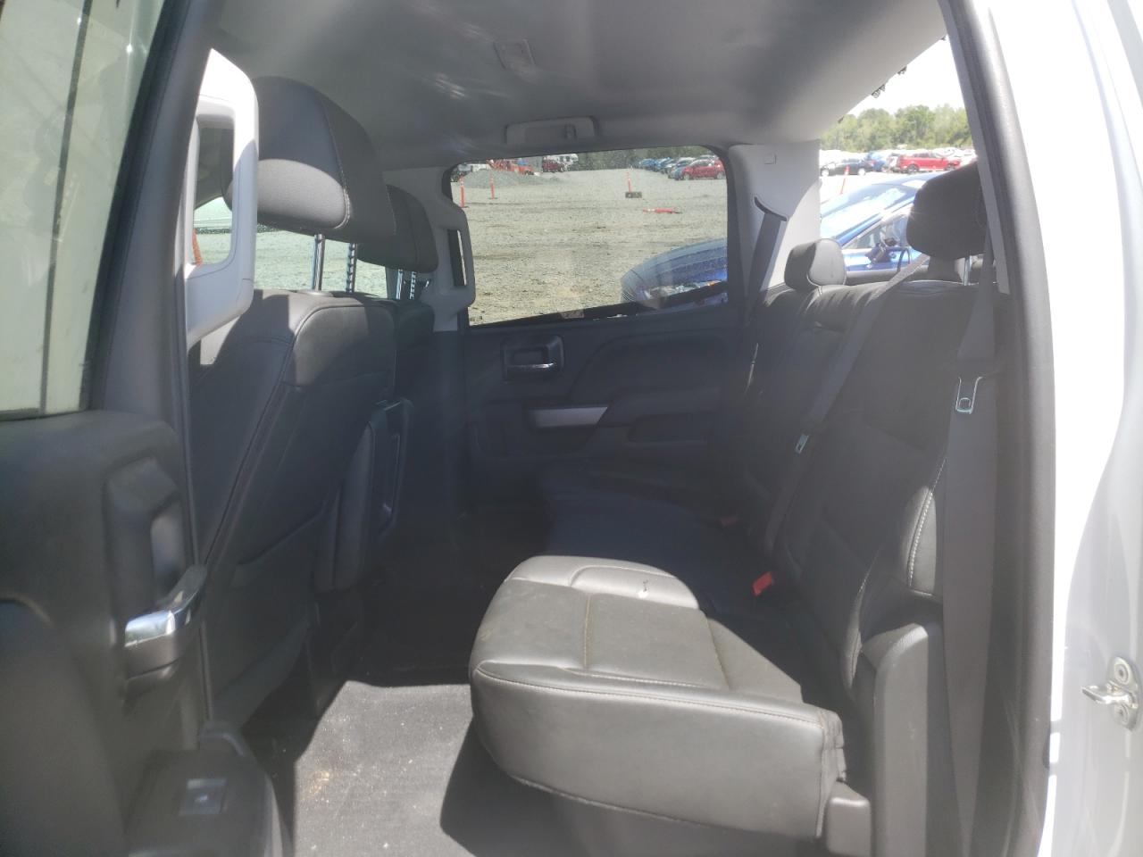 Photo 6 from auction – 2018 CHEVROLET SILVERADO with VIN 3GCUKREC9JG610656