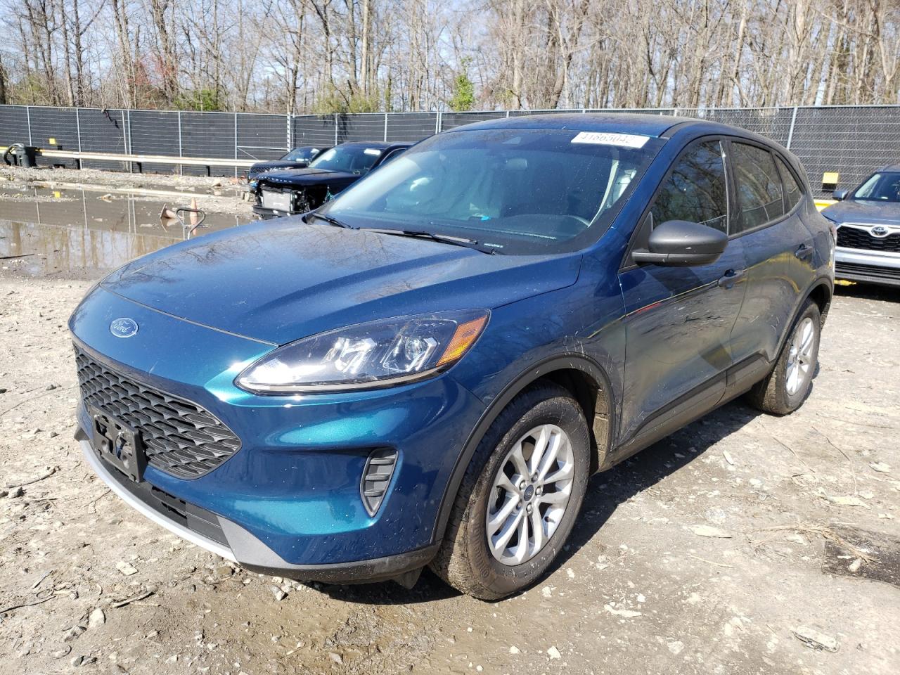 Photo 2 from auction – 2020 FORD ESCAPE S with VIN 1FMCU0F61LUB95385
