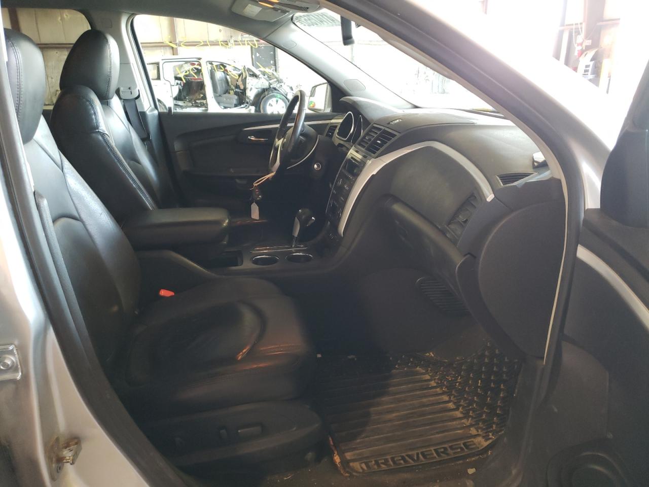 Photo 5 from auction – 2009 CHEVROLET TRAVERSE L with VIN 1GNER23D79S137838