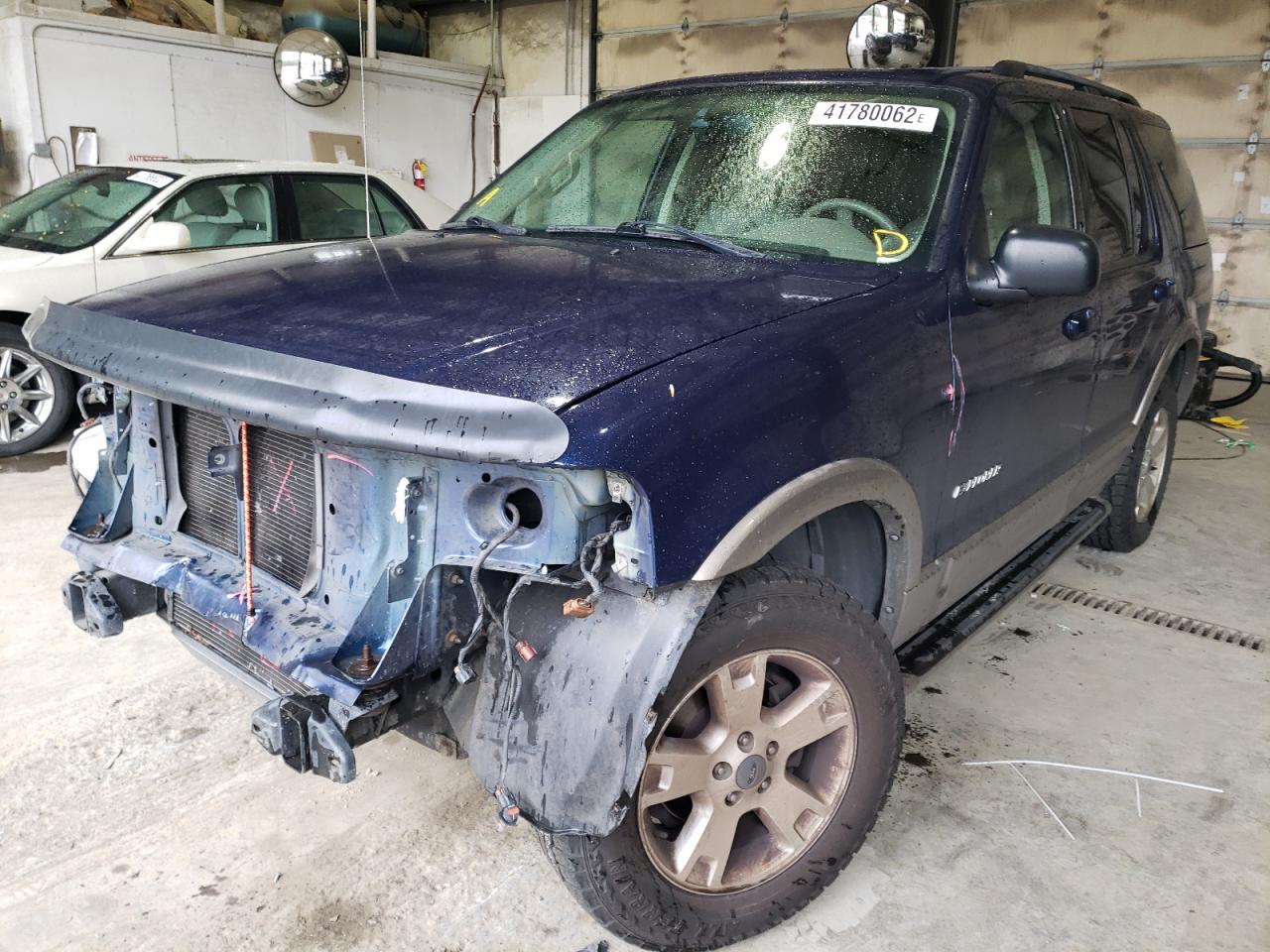 Photo 2 from auction – 2004 FORD EXPLORER E with VIN 1FMZU74K64UA30307