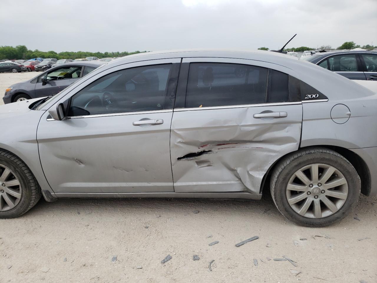 Photo 9 from auction – 2014 CHRYSLER 200 TOURIN with VIN 1C3CCBBB6EN185085