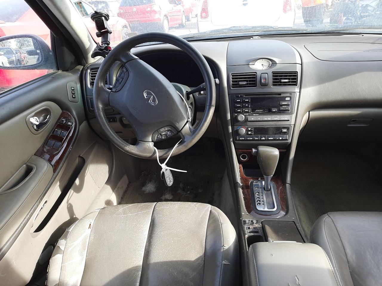 Photo 9 from auction – 2001 INFINITI I30 with VIN JNKCA31A61T023140