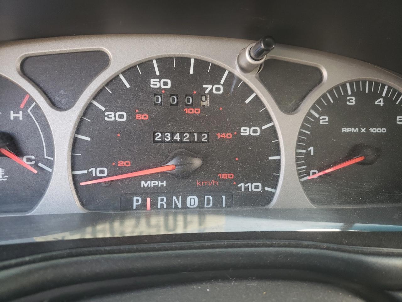 Photo 8 from auction – 1999 FORD TAURUS LX with VIN 1FAFP52UXXA121177