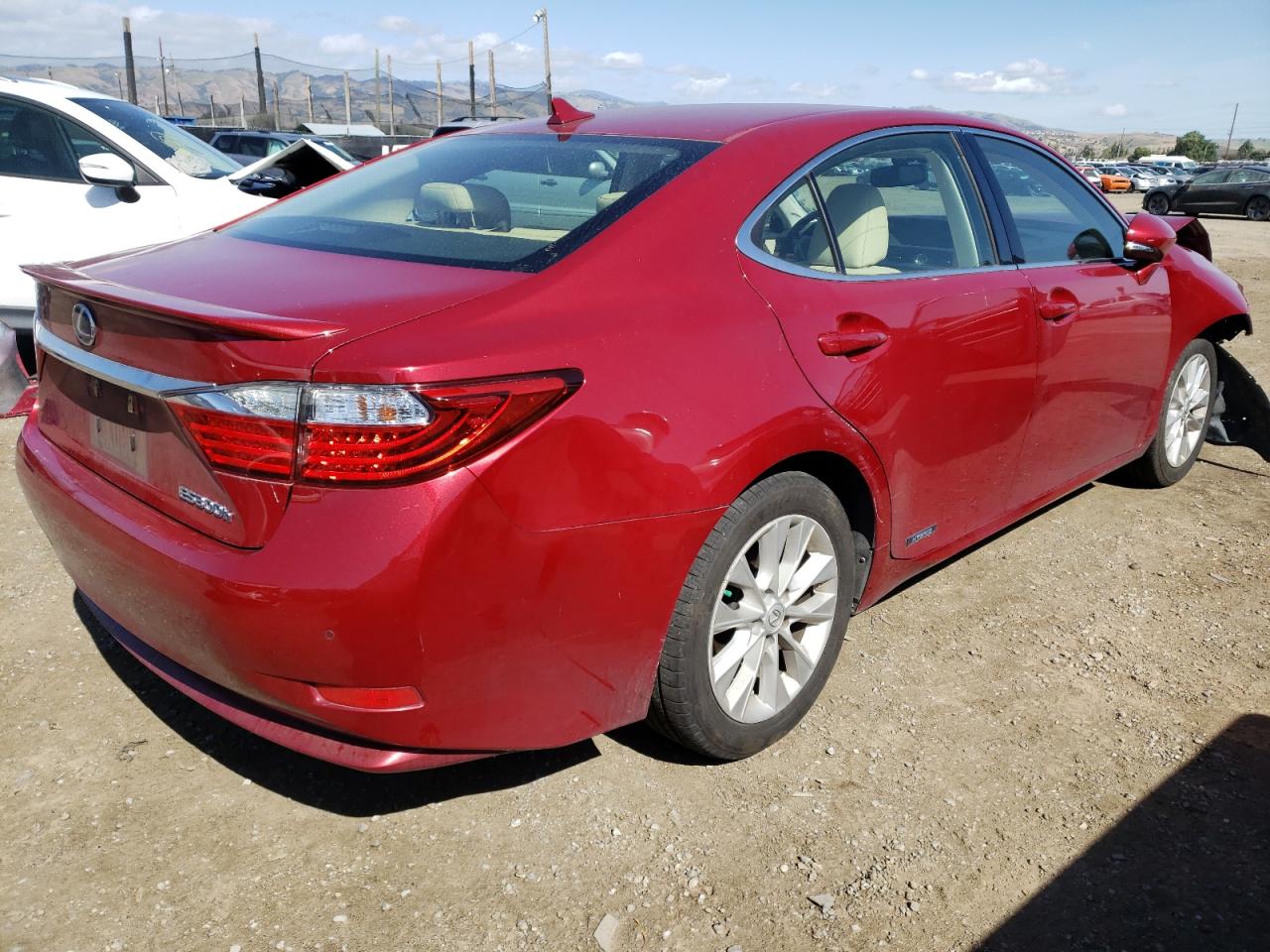 Photo 4 from auction – 2014 LEXUS ES 300H with VIN JTHBW1GG5E2070488
